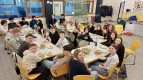 Besuch aus Danzig - Besucher beim Essen